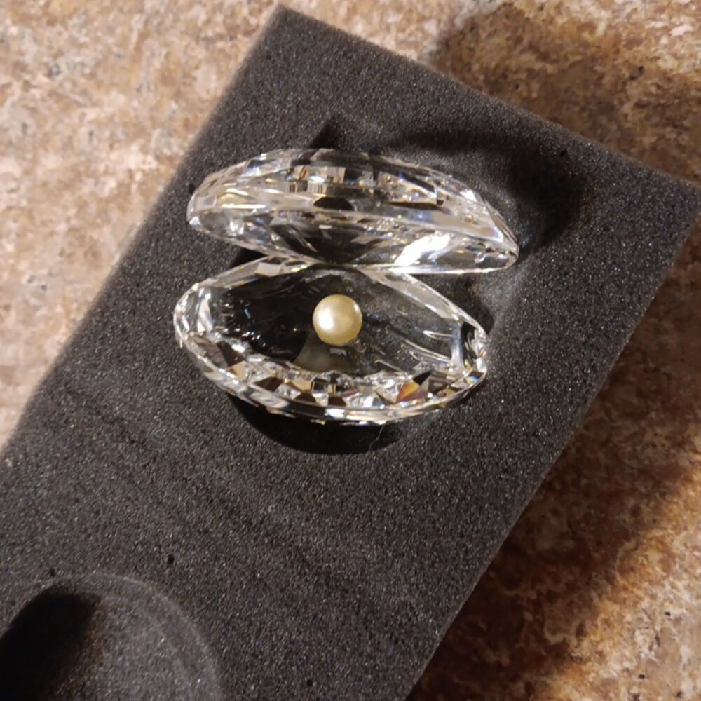 Swarovski Crystal Oyster Clam Shell with Pearl Figurine from Austria - Picture 4 of 4